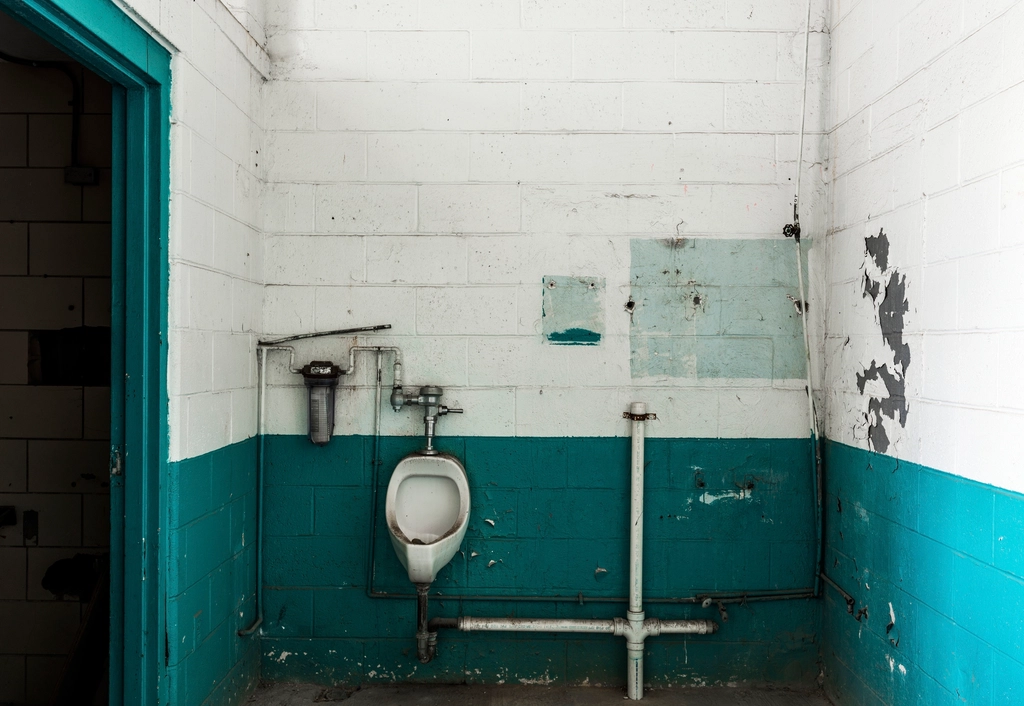 Drug and Vape Detection in Bathrooms: The Role of IoT Installation Services in School Security