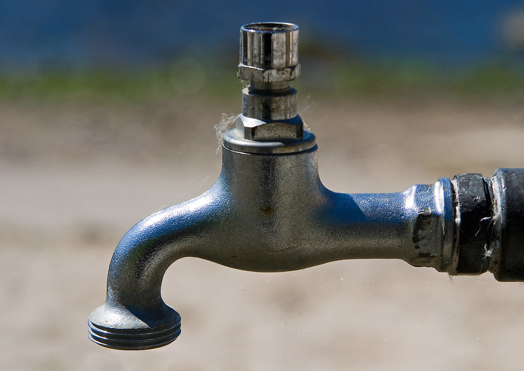 How a Smart Water Leak Detector Protects Piping and Prevents Costly Damage